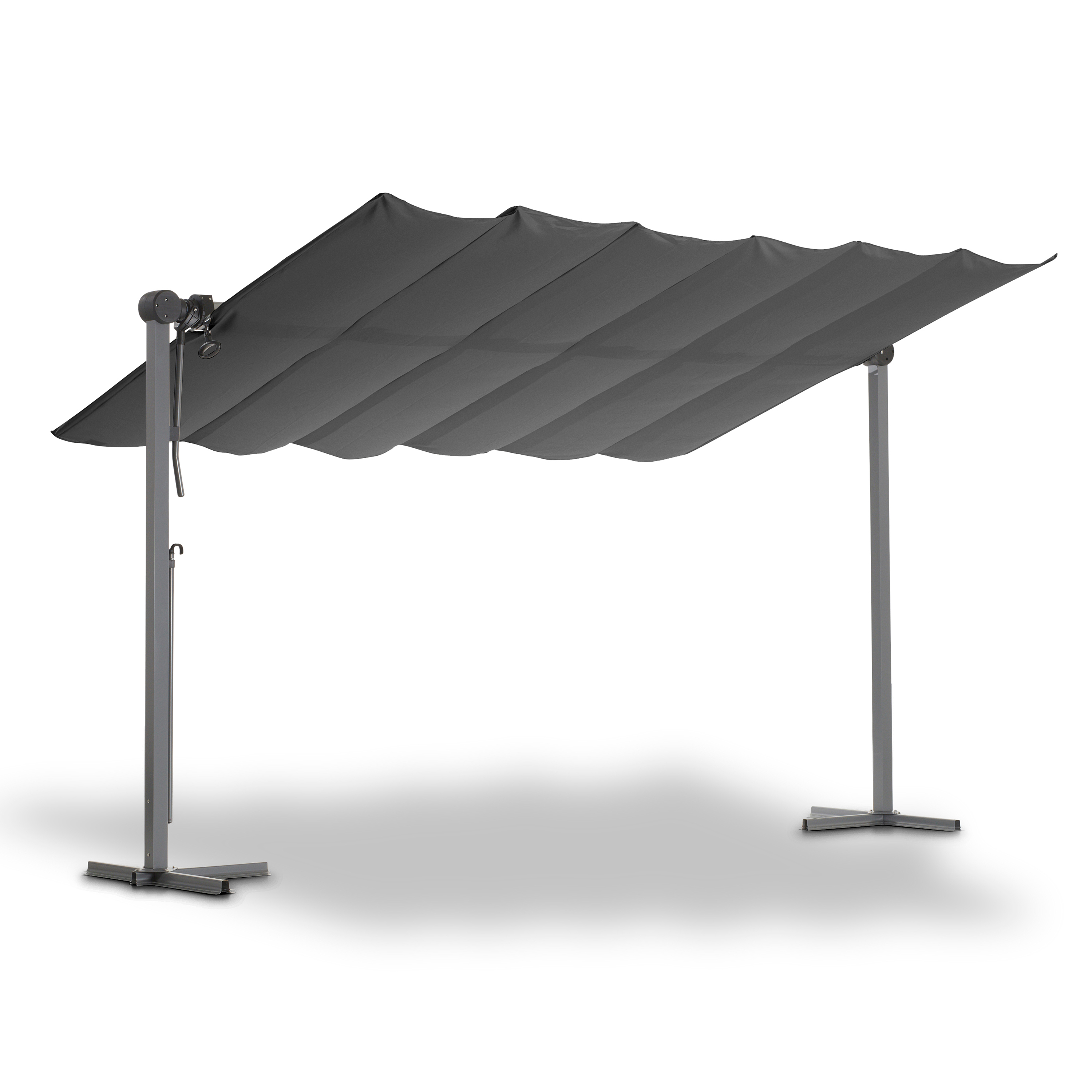 Grau-schwarze freistehende Markise mit zwei Metallstützen, rechteckiger Stoffüberhang.